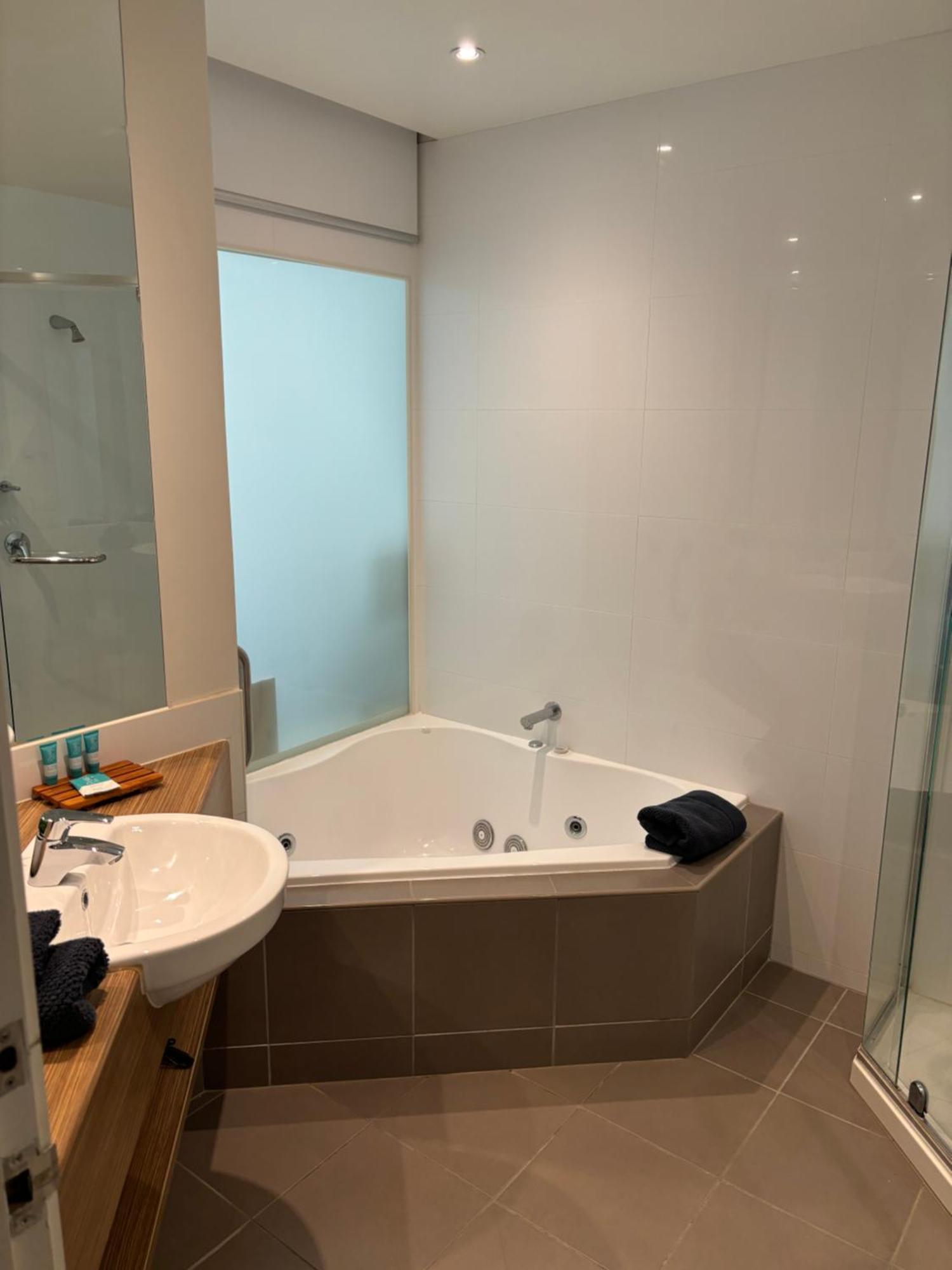 Apartament Waterfront@Waves Cowes Zewnętrze zdjęcie